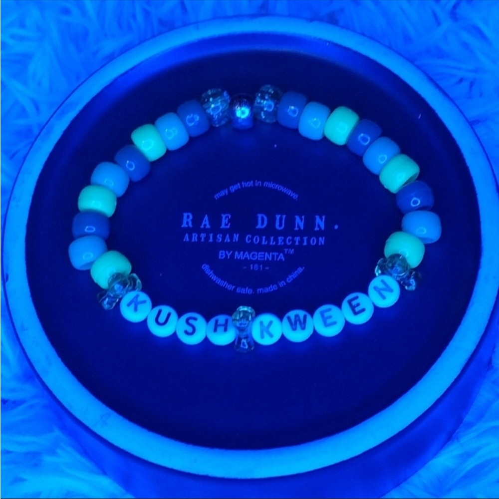 KUSH QWEEN KANDI BRACELET - Picture 2 of 3